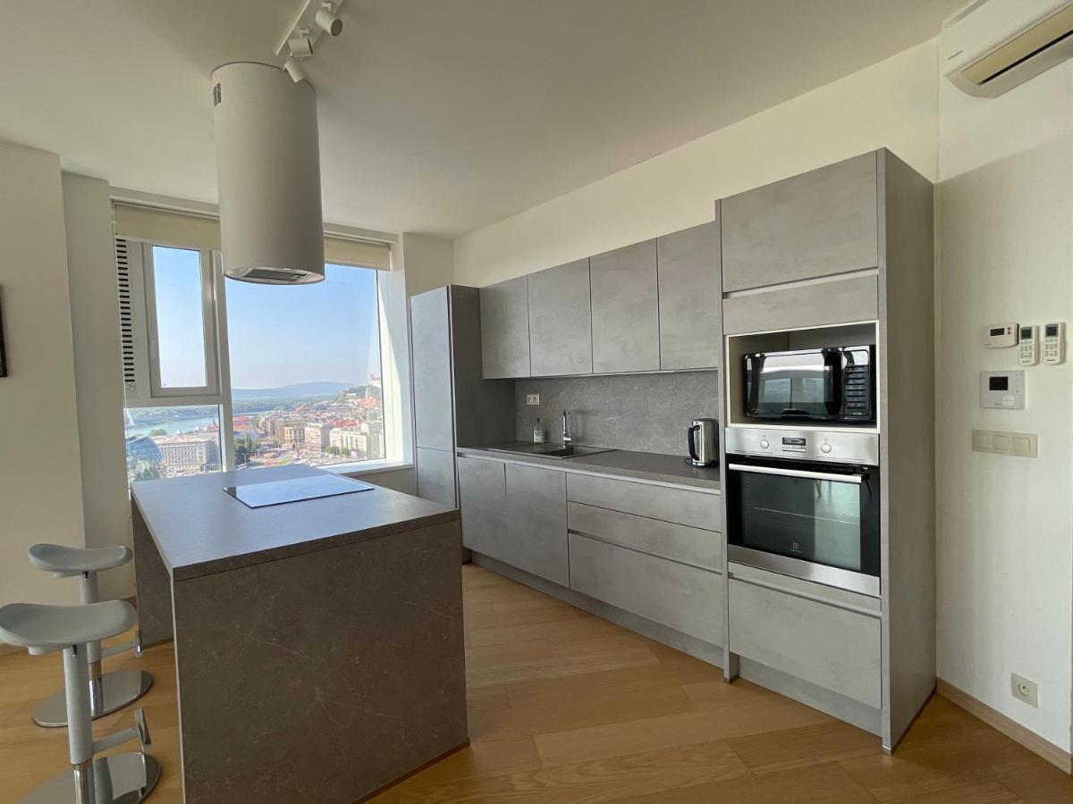 Sag Panorama Apartment 3 Rooms 19Th Floor Great View Free Parking Bratislava Exterior foto
